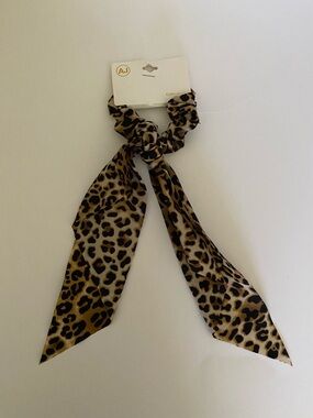 AJ Collection Hair Scrunchy Leopard print